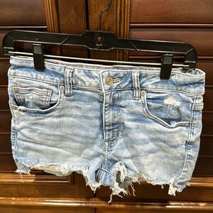 American Eagle distressed denim shorts size 6